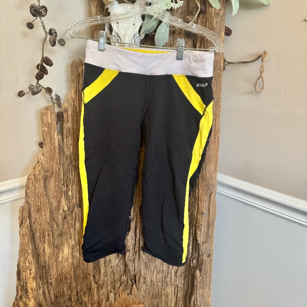 BeBe Sport Women's Size Small Black & Yellow Workout Capris